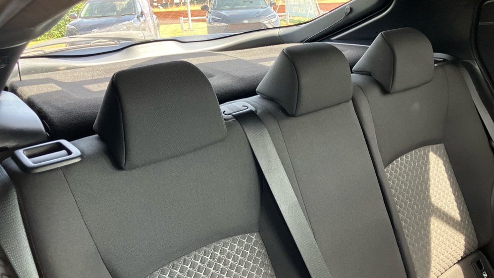 Toyota C-HR 1.8 Hybrid Design 5dr CVT Hybrid Hatchback - Image 35