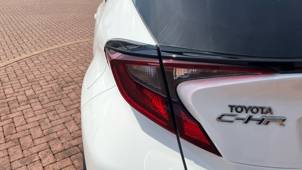 Toyota C-HR 1.8 Hybrid Design 5dr CVT Hybrid Hatchback - Image 36