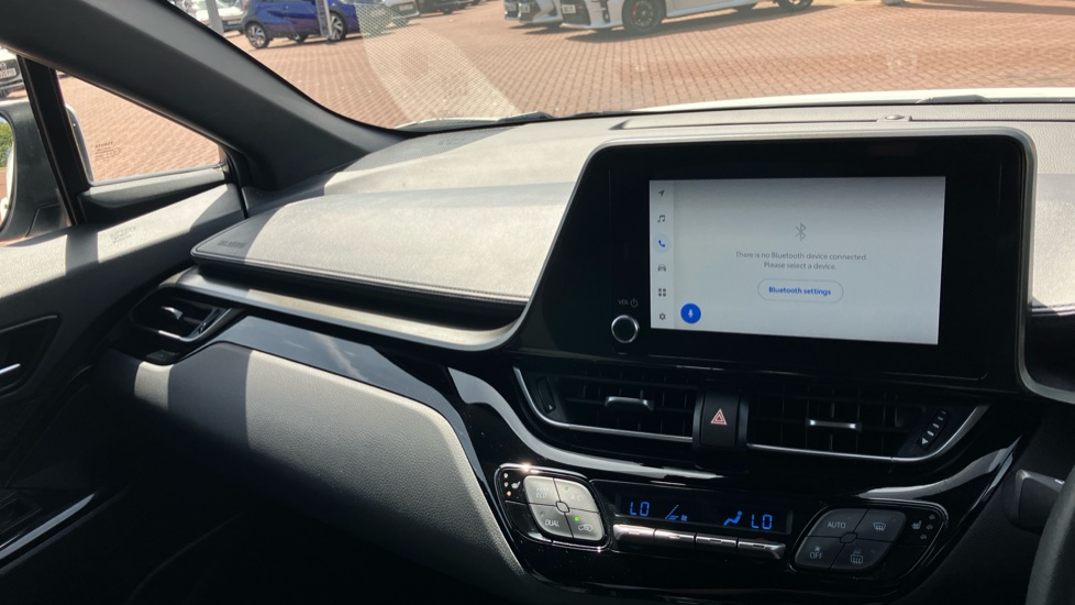 Toyota C-HR 1.8 Hybrid Design 5dr CVT Hybrid Hatchback - Image 38