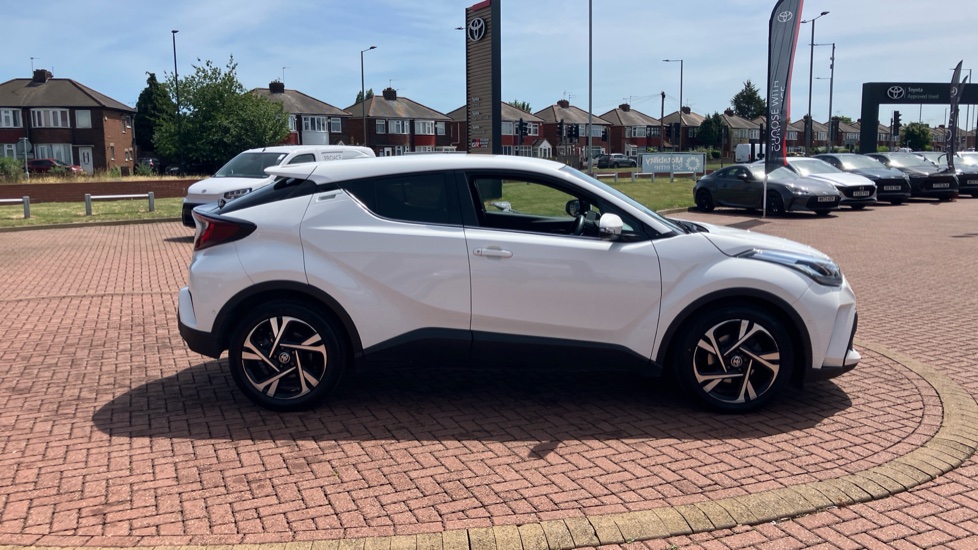 Toyota C-HR 1.8 Hybrid Design 5dr CVT Hybrid Hatchback - Image 43