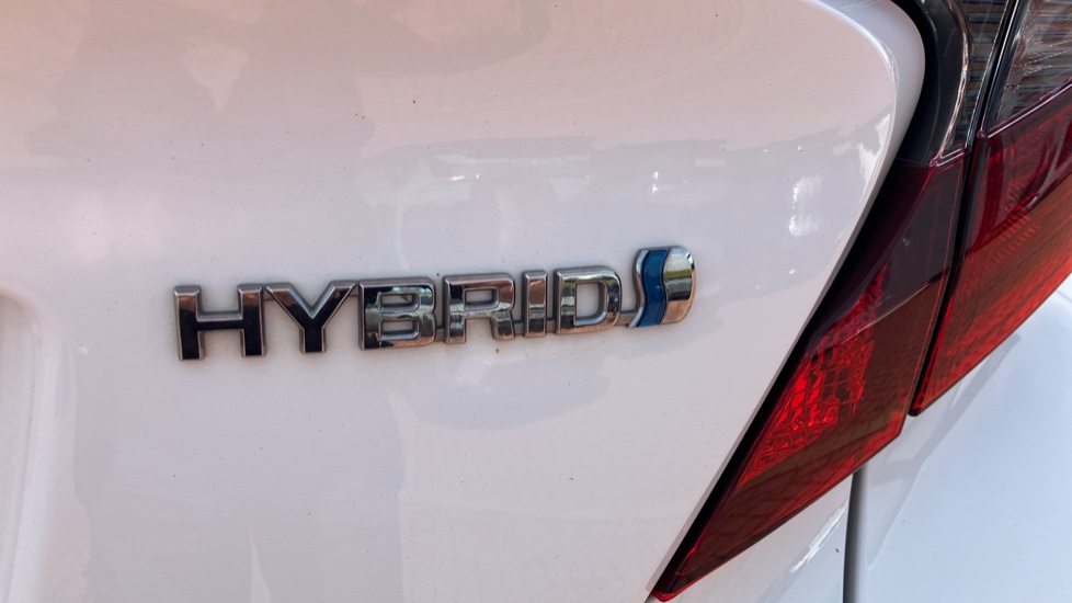 Toyota C-HR 1.8 Hybrid Design 5dr CVT Hybrid Hatchback - Image 47