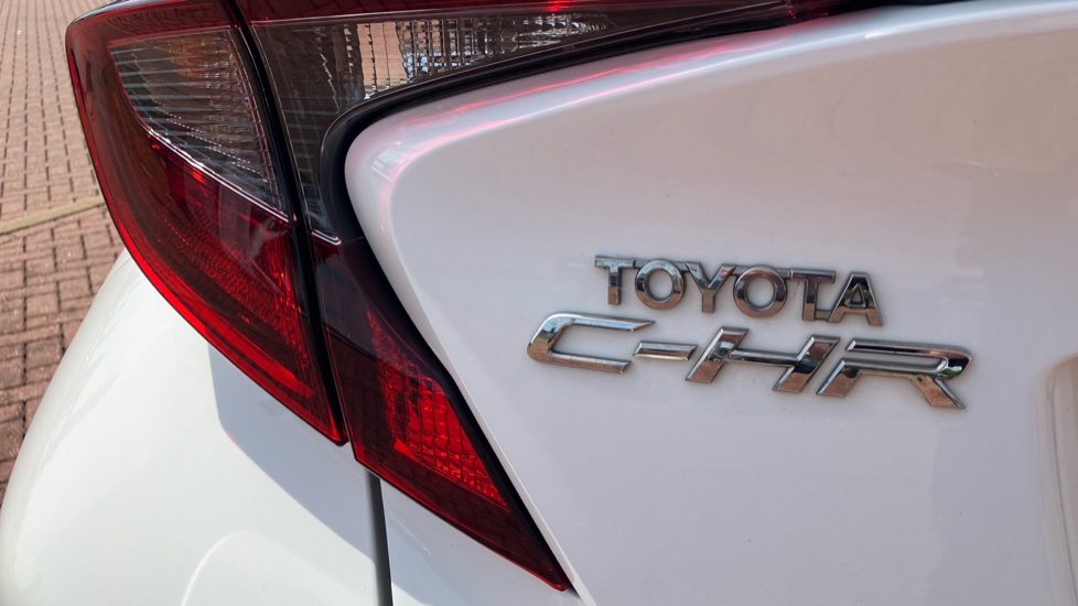 Toyota C-HR 1.8 Hybrid Design 5dr CVT Hybrid Hatchback - Image 48