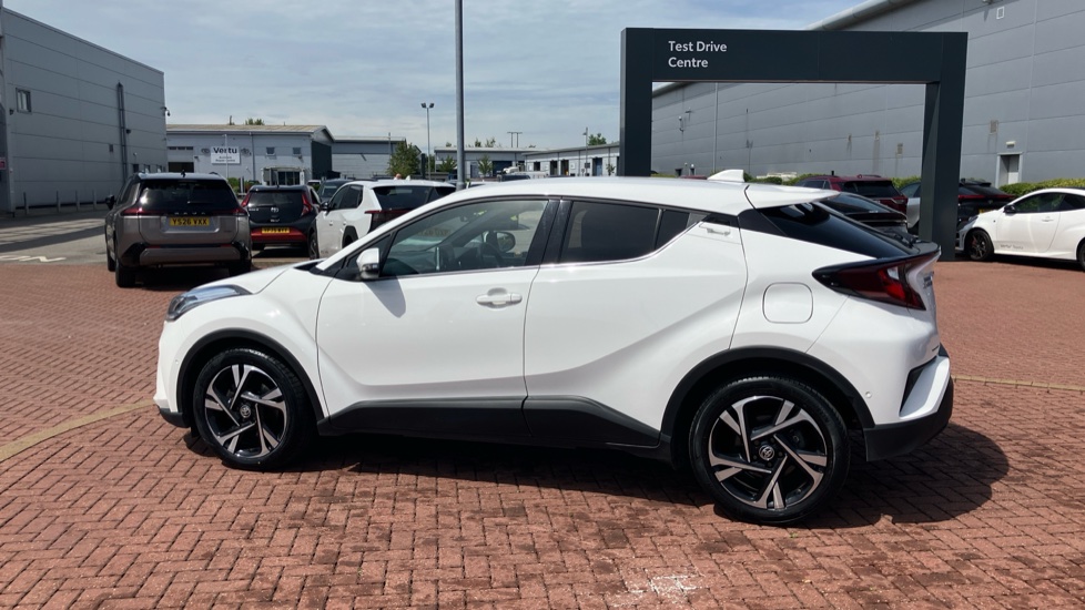 Toyota C-HR 1.8 Hybrid Design 5dr CVT Hybrid Hatchback - Image 51