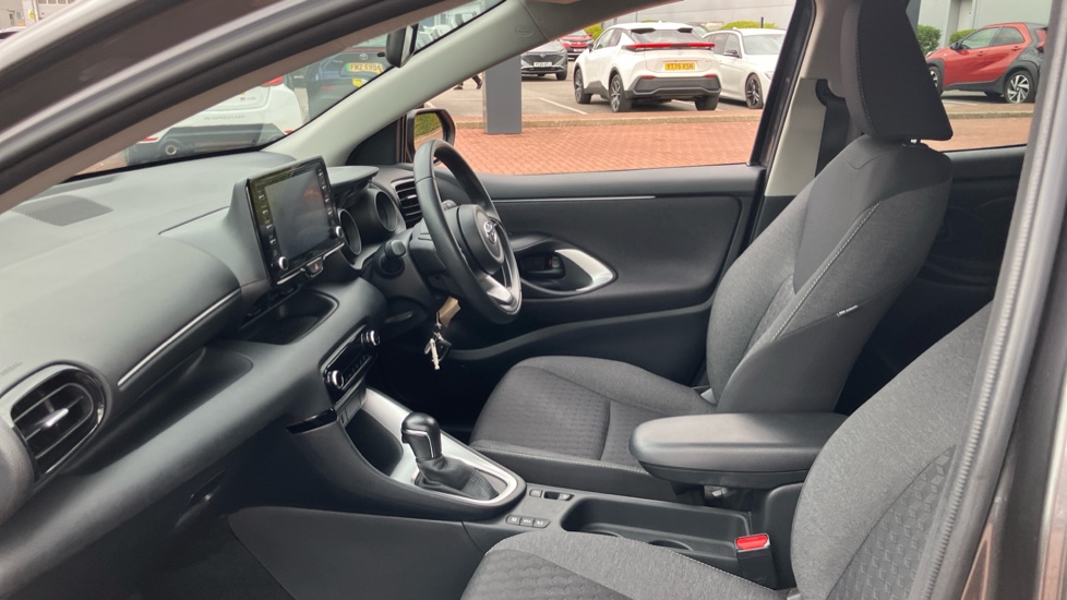 Toyota Yaris 1.5 Hybrid Design 5dr CVT Hybrid Hatchback - Image 5