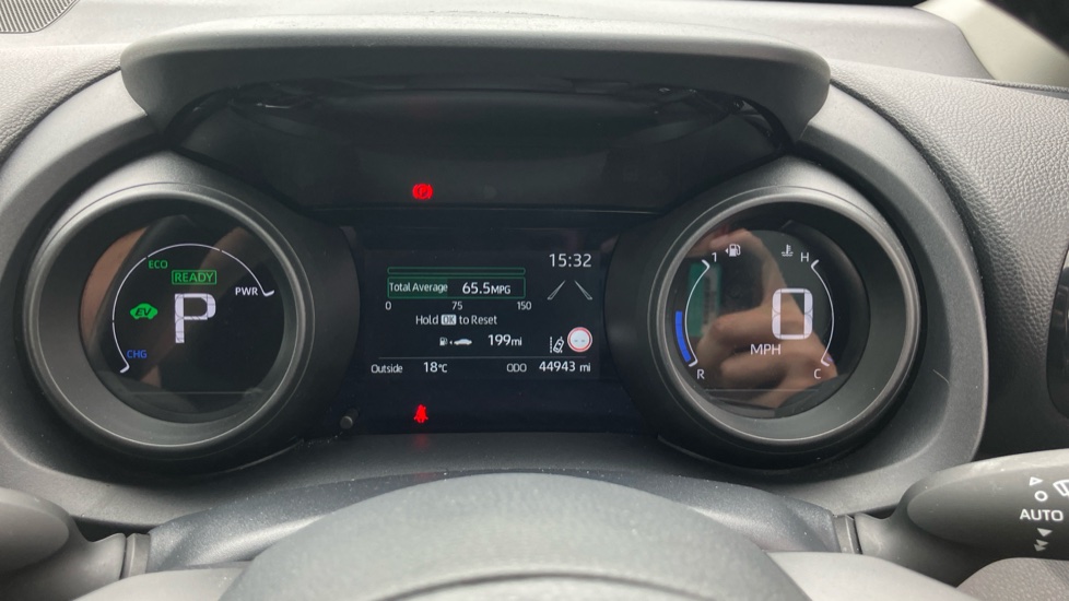Toyota Yaris 1.5 Hybrid Design 5dr CVT Hybrid Hatchback - Image 11