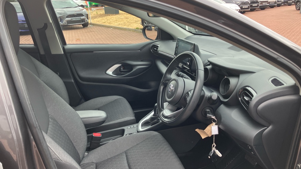Toyota Yaris 1.5 Hybrid Design 5dr CVT Hybrid Hatchback - Image 12