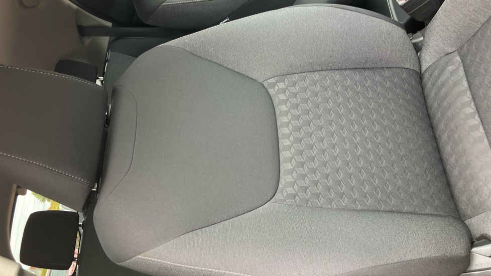 Toyota Yaris 1.5 Hybrid Design 5dr CVT Hybrid Hatchback - Image 14
