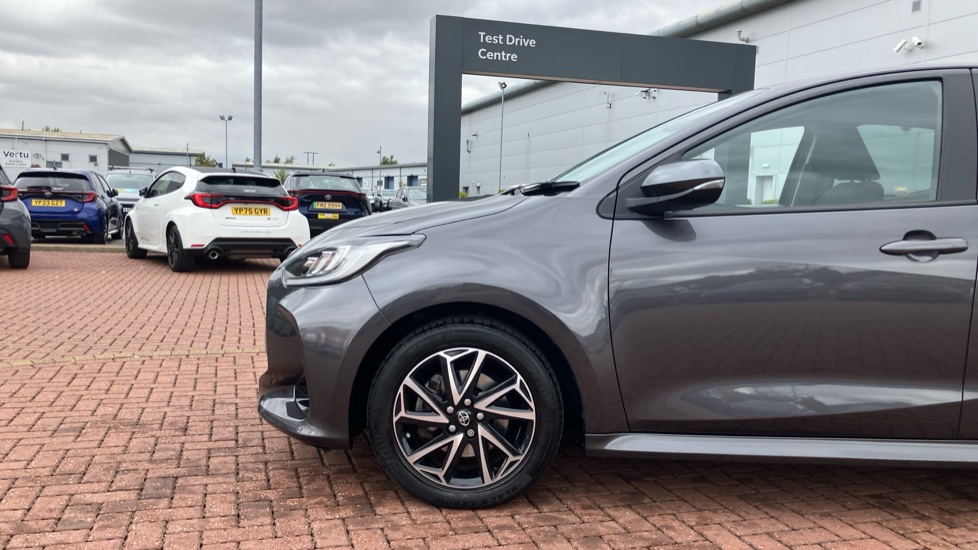 Toyota Yaris 1.5 Hybrid Design 5dr CVT Hybrid Hatchback - Image 25
