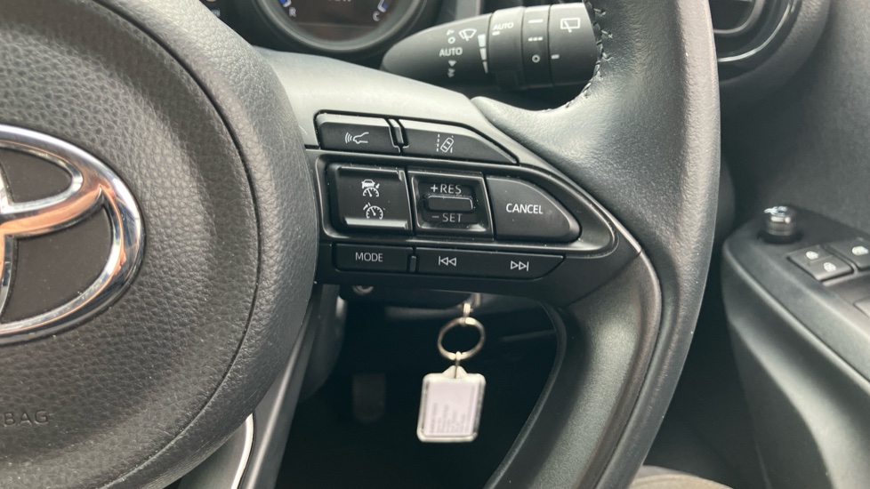 Toyota Yaris 1.5 Hybrid Design 5dr CVT Hybrid Hatchback - Image 29