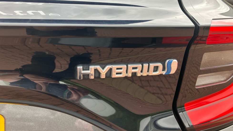 Toyota Yaris 1.5 Hybrid Design 5dr CVT Hybrid Hatchback - Image 51