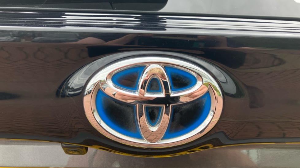 Toyota Yaris 1.5 Hybrid Design 5dr CVT Hybrid Hatchback - Image 52