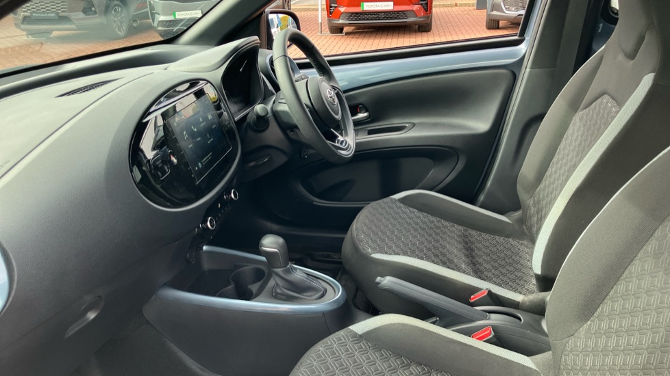 Toyota Aygo X 1.0 VVT-i Edge 5dr Auto Petrol Hatchback - Image 5