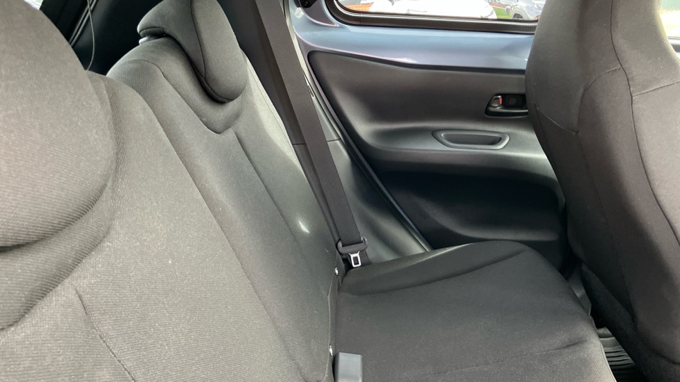 Toyota Aygo X 1.0 VVT-i Edge 5dr Auto Petrol Hatchback - Image 8