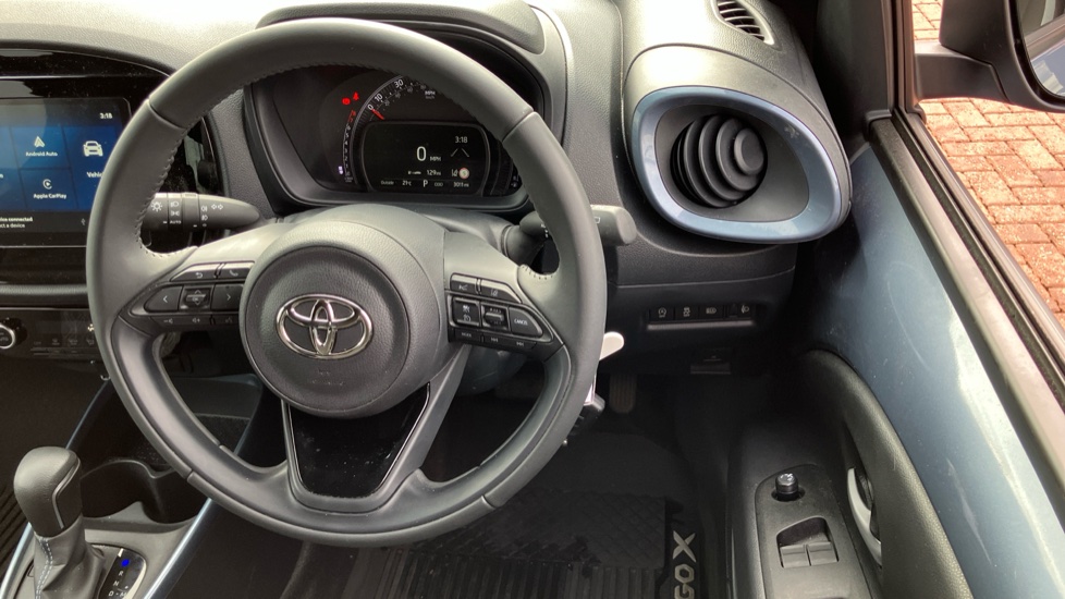 Toyota Aygo X 1.0 VVT-i Edge 5dr Auto Petrol Hatchback - Image 10