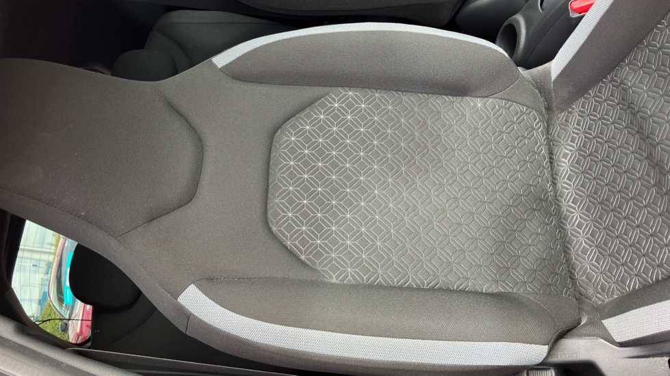 Toyota Aygo X 1.0 VVT-i Edge 5dr Auto Petrol Hatchback - Image 14
