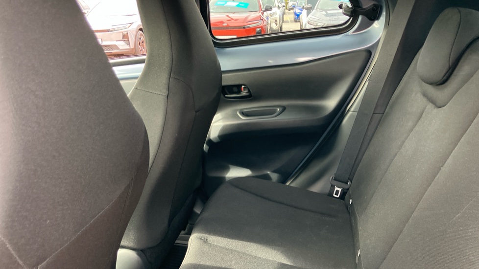 Toyota Aygo X 1.0 VVT-i Edge 5dr Auto Petrol Hatchback - Image 15