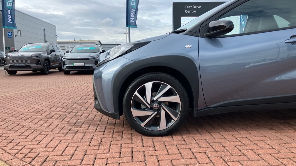 Toyota Aygo X 1.0 VVT-i Edge 5dr Auto Petrol Hatchback - Image 25