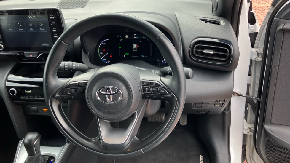 Toyota Yaris Cross 1.5 Hybrid Design 5dr CVT Hybrid Estate - Image 10