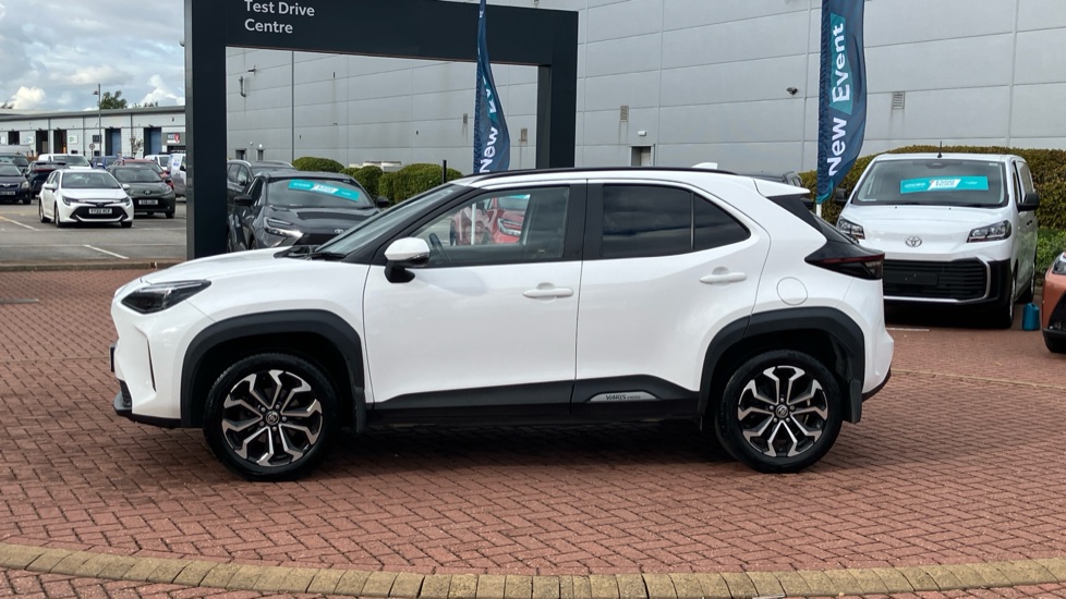Toyota Yaris Cross 1.5 Hybrid Design 5dr CVT Hybrid Estate - Image 24