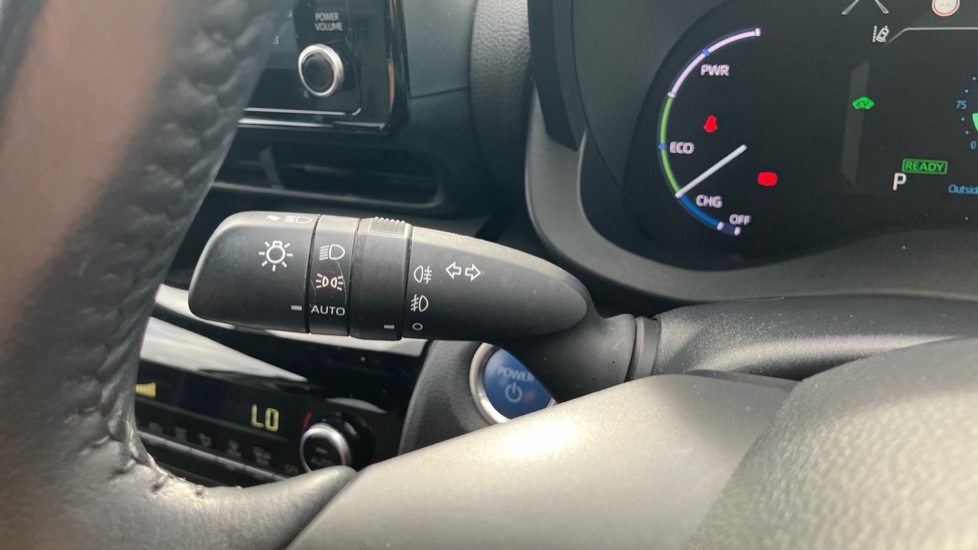 Toyota Yaris Cross 1.5 Hybrid Design 5dr CVT Hybrid Estate - Image 31
