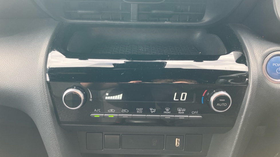 Toyota Yaris Cross 1.5 Hybrid Design 5dr CVT Hybrid Estate - Image 33