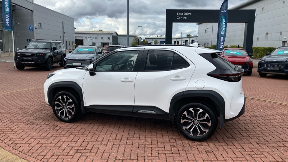 Toyota Yaris Cross 1.5 Hybrid Design 5dr CVT Hybrid Estate - Image 48