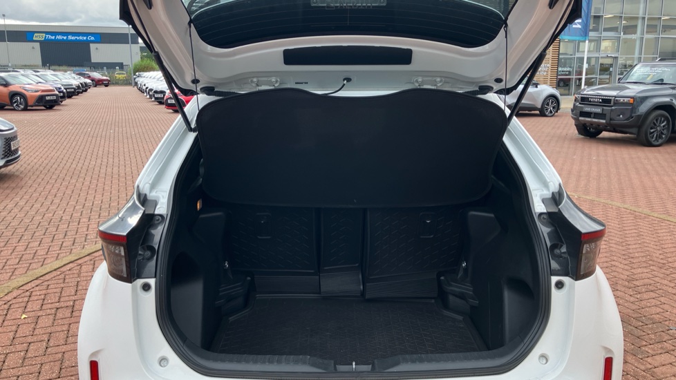 Toyota Yaris Cross 1.5 Hybrid Design 5dr CVT Hybrid Estate - Image 54