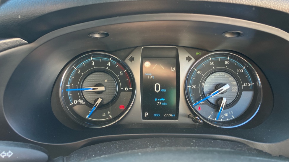 Toyota Hilux Diesel Invincible X D/Cab Pick Up 2.8 D 48V Auto - Image 11