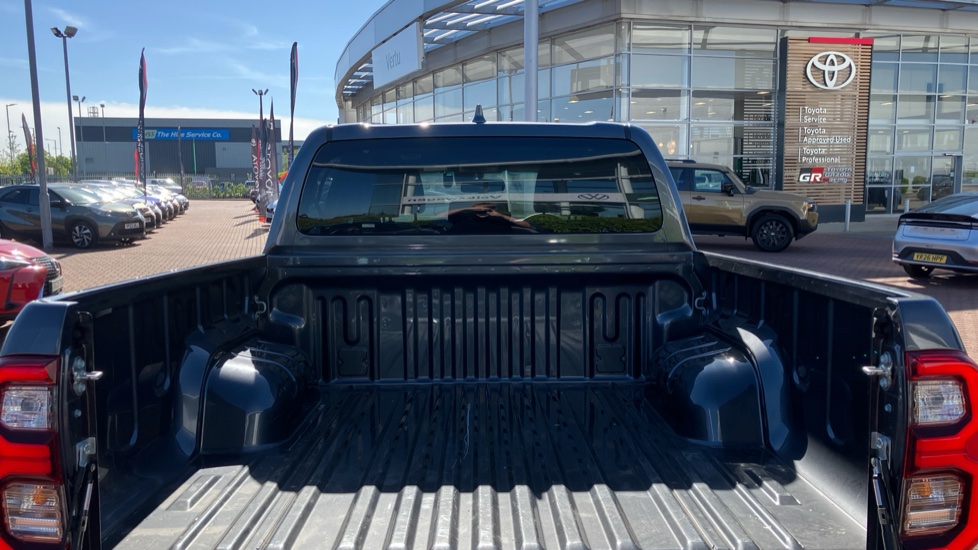 Toyota Hilux Diesel Invincible X D/Cab Pick Up 2.8 D 48V Auto - Image 13