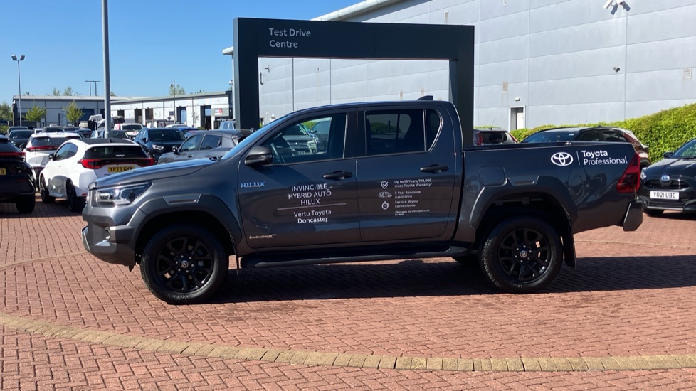 Toyota Hilux Diesel Invincible X D/Cab Pick Up 2.8 D 48V Auto - Image 24