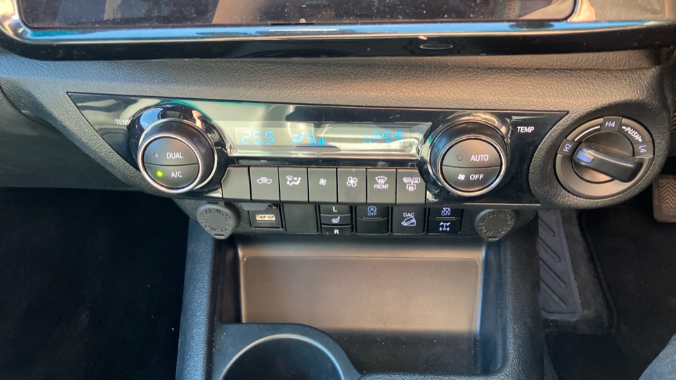 Toyota Hilux Diesel Invincible X D/Cab Pick Up 2.8 D 48V Auto - Image 33