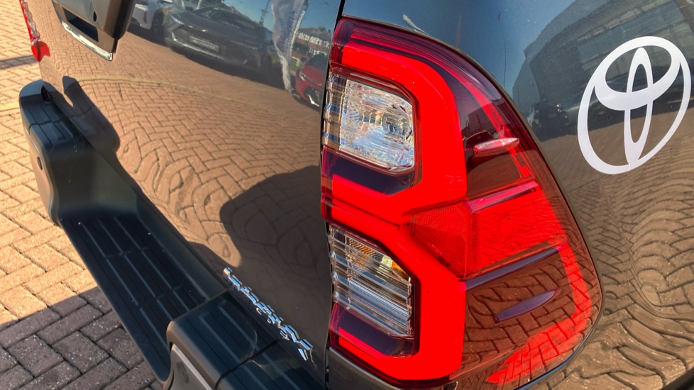 Toyota Hilux Diesel Invincible X D/Cab Pick Up 2.8 D 48V Auto - Image 36