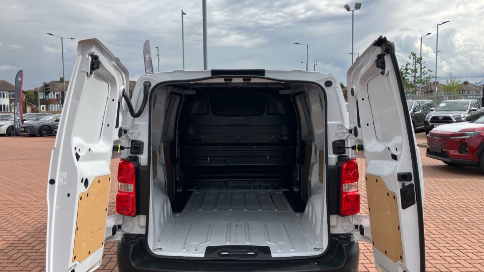 Toyota Proace L1 Diesel 1.5D 120 Icon Van - Image 13