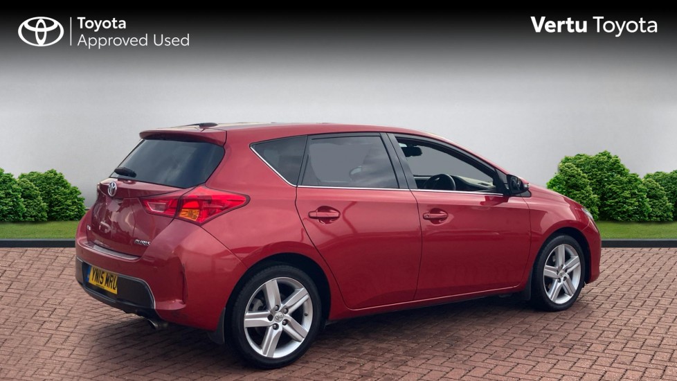 Toyota Auris 1.6 V-Matic Excel 5dr Petrol Hatchback - Image 2