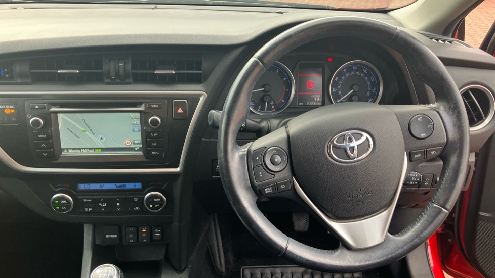 Toyota Auris 1.6 V-Matic Excel 5dr Petrol Hatchback - Image 6