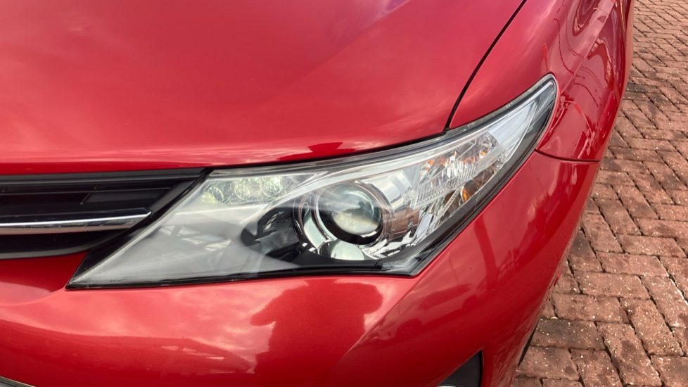 Toyota Auris 1.6 V-Matic Excel 5dr Petrol Hatchback - Image 20