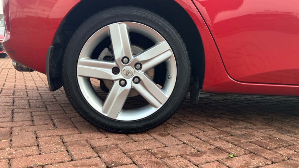 Toyota Auris 1.6 V-Matic Excel 5dr Petrol Hatchback - Image 25