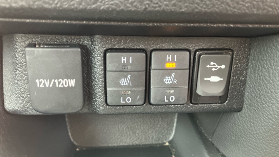Toyota Auris 1.6 V-Matic Excel 5dr Petrol Hatchback - Image 34