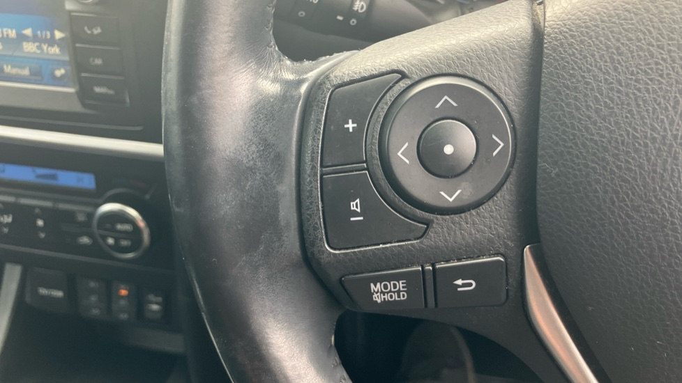 Toyota Auris 1.6 V-Matic Excel 5dr Petrol Hatchback - Image 36