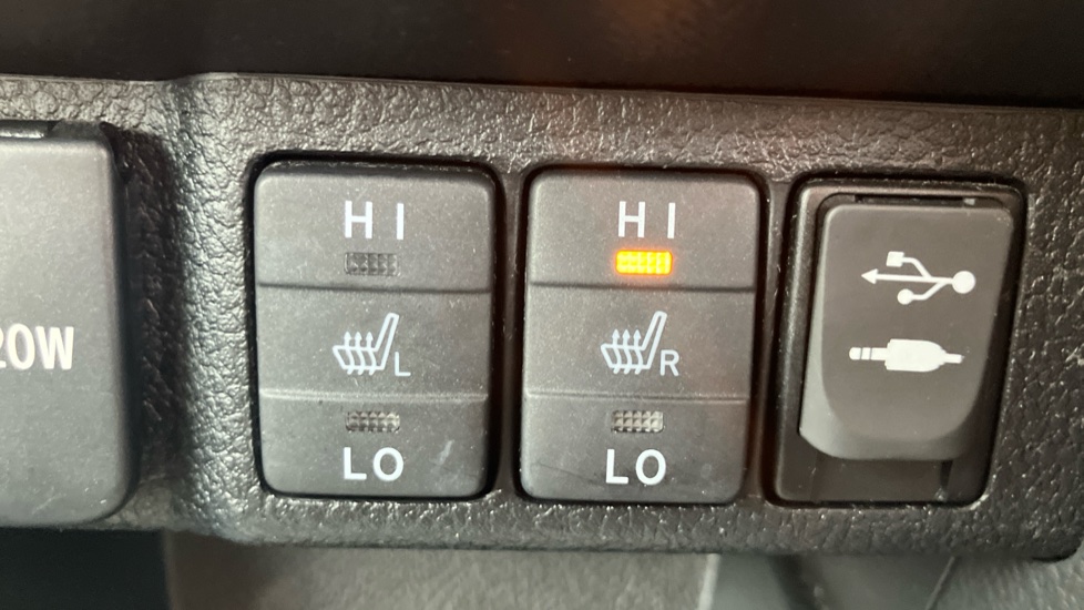 Toyota Auris 1.6 V-Matic Excel 5dr Petrol Hatchback - Image 37