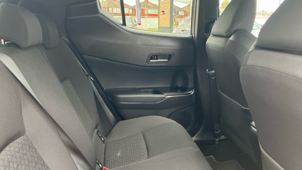 Toyota C-HR 1.8 Hybrid Design 5dr CVT Hybrid Hatchback - Image 8