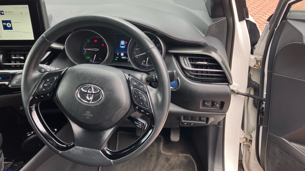 Toyota C-HR 1.8 Hybrid Design 5dr CVT Hybrid Hatchback - Image 10