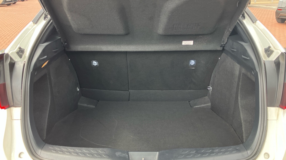 Toyota C-HR 1.8 Hybrid Design 5dr CVT Hybrid Hatchback - Image 13