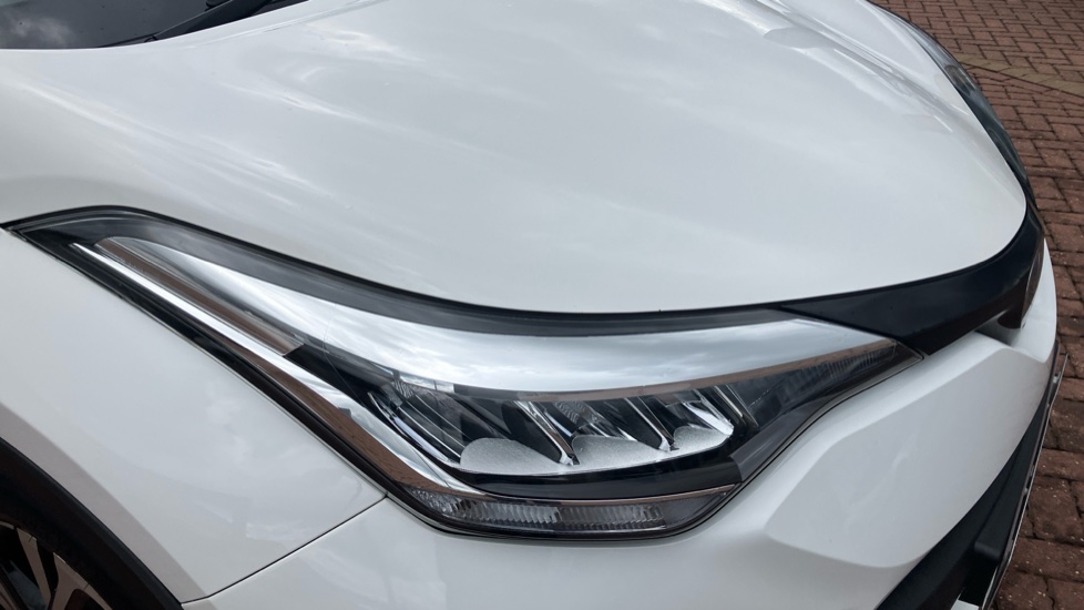 Toyota C-HR 1.8 Hybrid Design 5dr CVT Hybrid Hatchback - Image 20