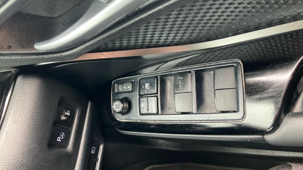 Toyota C-HR 1.8 Hybrid Design 5dr CVT Hybrid Hatchback - Image 30