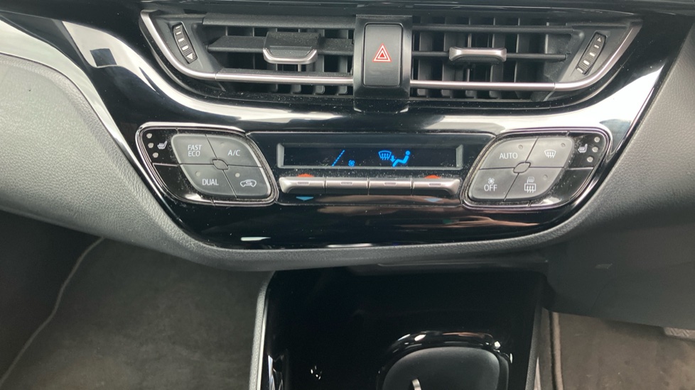 Toyota C-HR 1.8 Hybrid Design 5dr CVT Hybrid Hatchback - Image 33