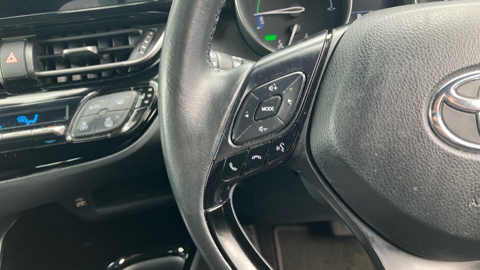 Toyota C-HR 1.8 Hybrid Design 5dr CVT Hybrid Hatchback - Image 34