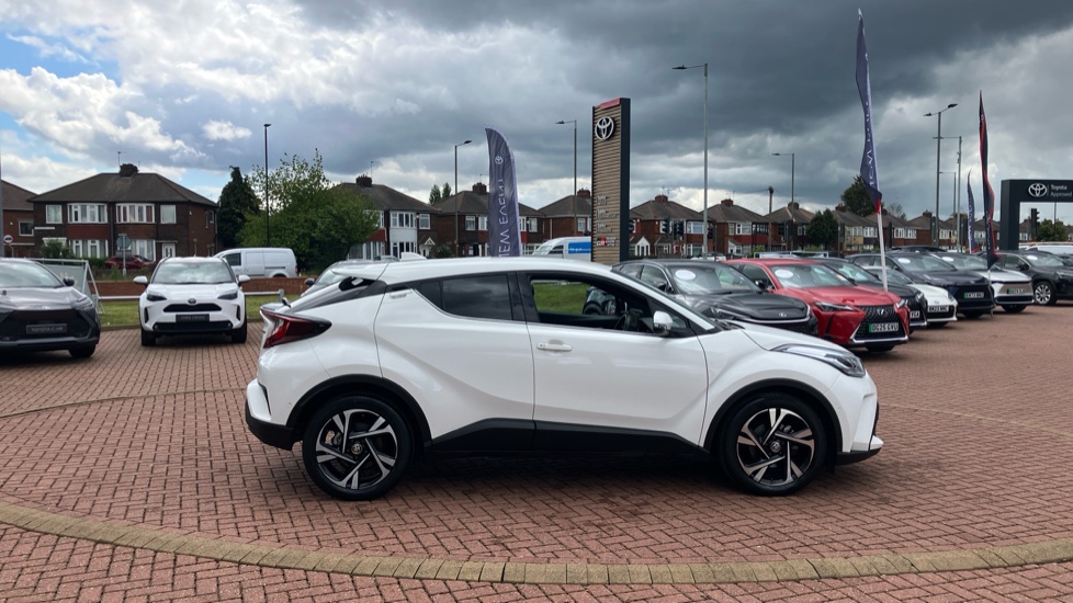 Toyota C-HR 1.8 Hybrid Design 5dr CVT Hybrid Hatchback - Image 49