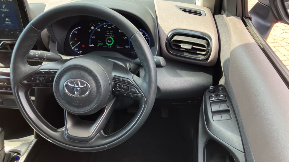 Toyota Yaris Cross 1.5 Hybrid Excel 5dr CVT Hybrid Estate - Image 10