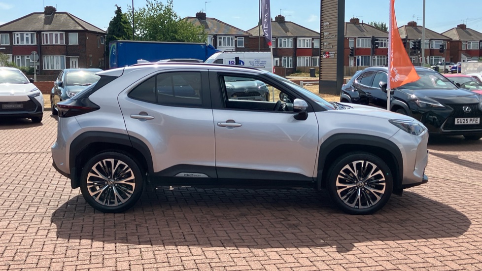 Toyota Yaris Cross 1.5 Hybrid Excel 5dr CVT Hybrid Estate - Image 23